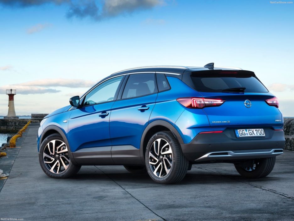 Opel Grandland X tre quarti posteriore
