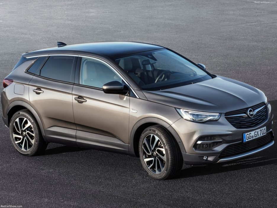 Opel Grandland X vista dall'alto