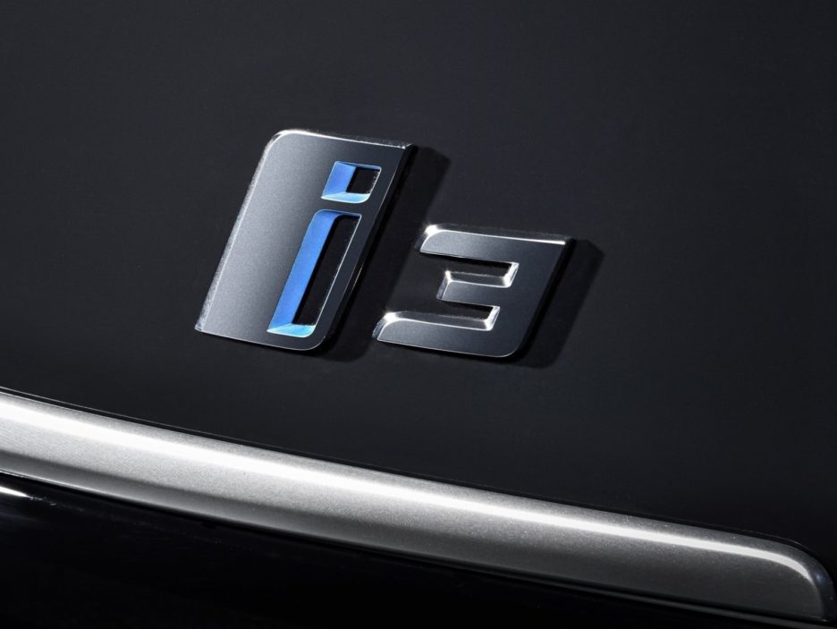 BMW i3 restyling logo i3