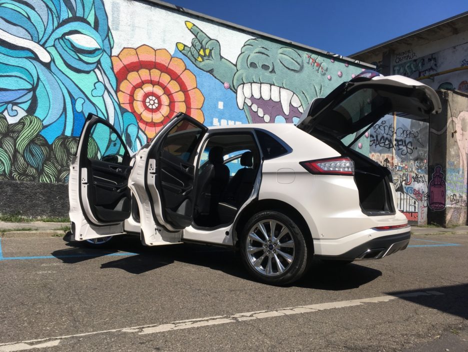 Ford Edge porte aperte