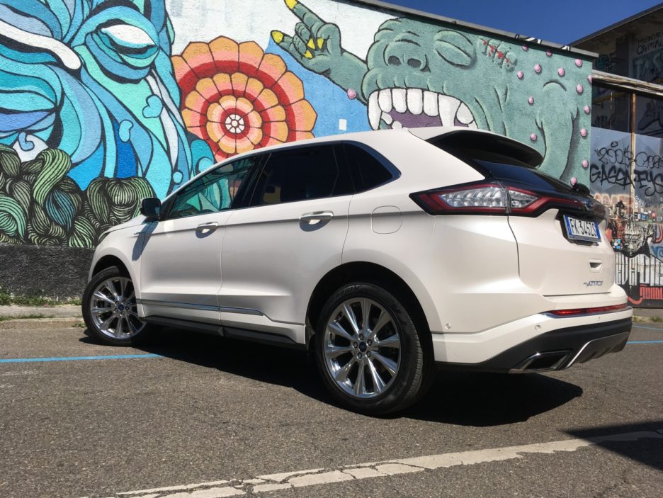 Ford Edge tre quarti posteriore 2
