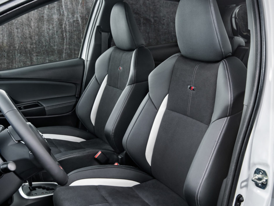 toyota-yaris-grs016-2