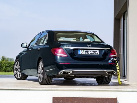 Mercedes E 350e ricarica