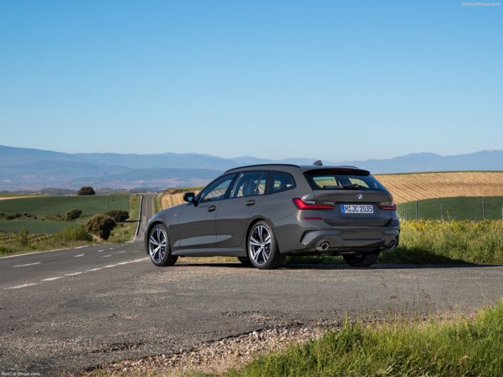 BMW serie 3 Touring tre quarti posteriore