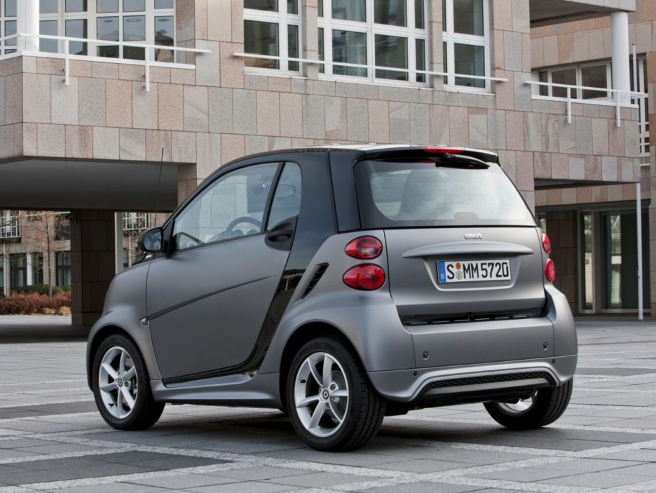 Smart fortwo tre quarti posteriore
