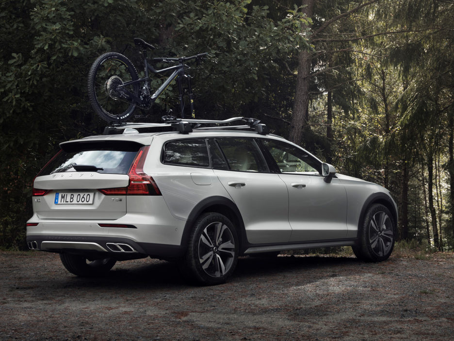 New Volvo V60 Cross Country exterior