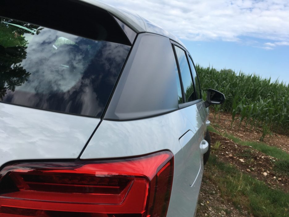 Audi Q2 montante posteriore