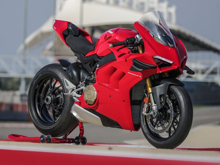 01_DUCATI_PANIGALE_V4S_UC143424_High