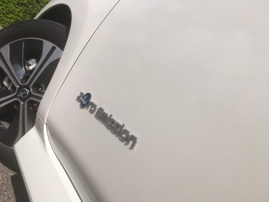 Nissan Leaf logo zero emission 2