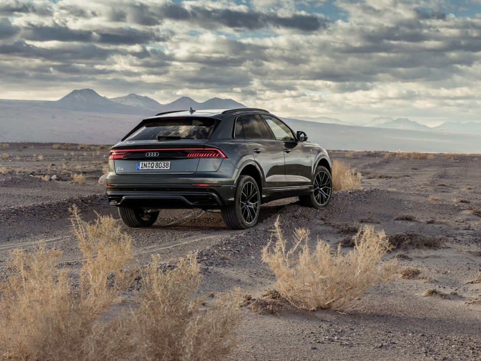 AudiQ8_2_17