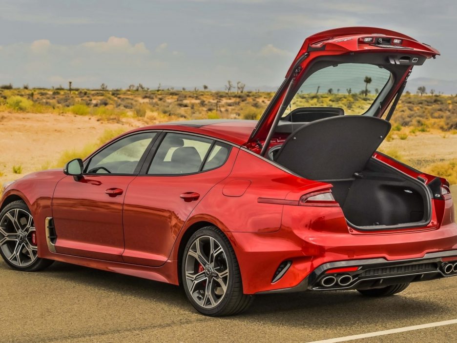 Kia Stinger portellone aperto