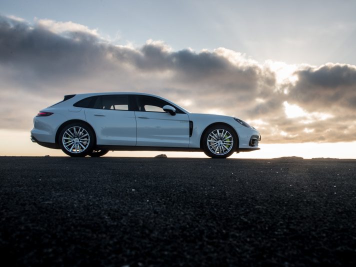 Porsche-Panamera-Sport-Turismo-Hybrid-5-712x534