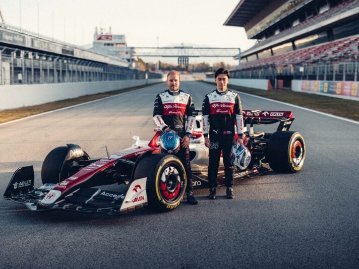 Bottas Zhou Alfa Romeo F1 2022 3