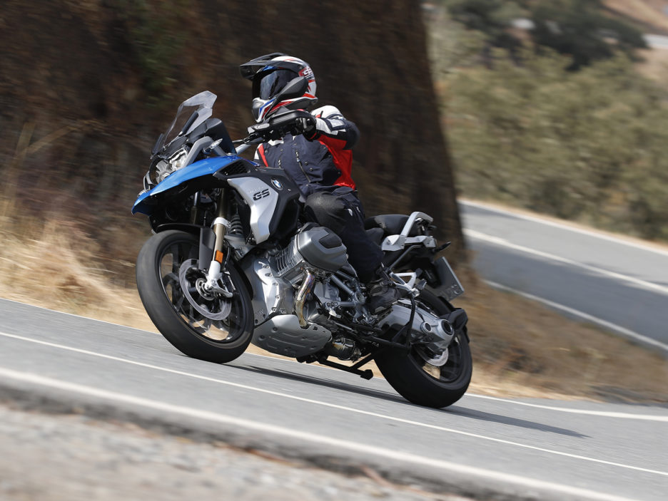 P90322837_highRes_bmw-r-1250-gs-cosmic