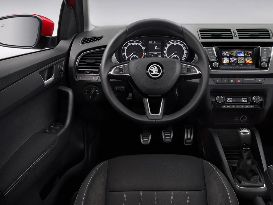 Skoda-Fabia-2019-1600-08