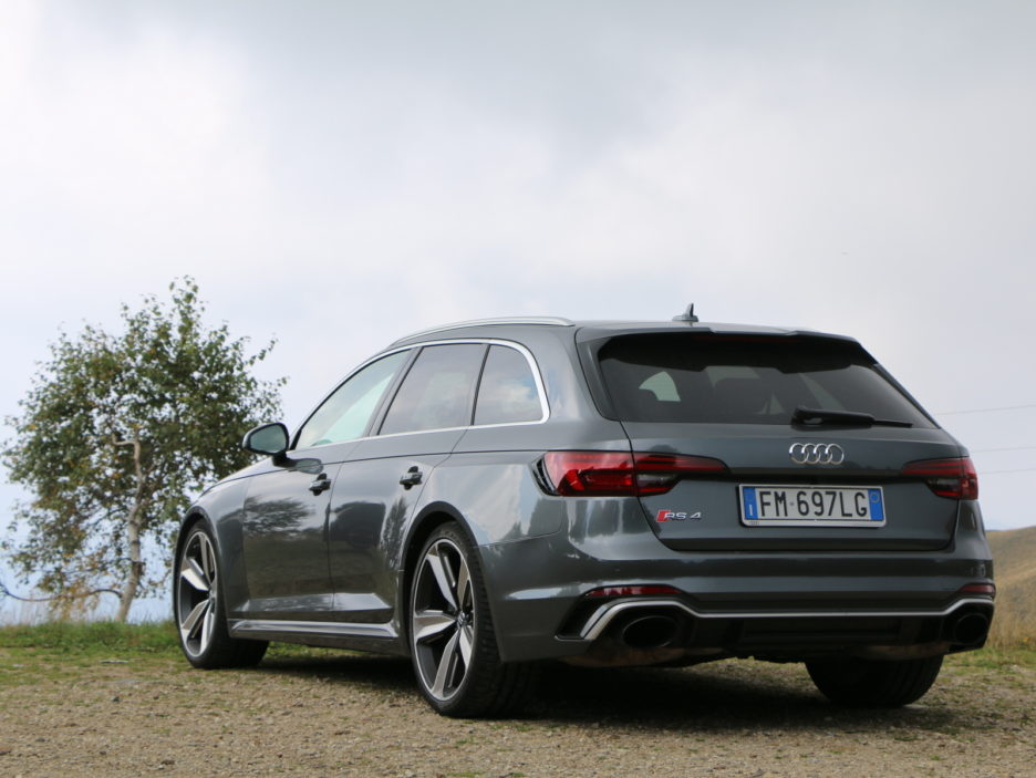 Audi RS4 Avant 12