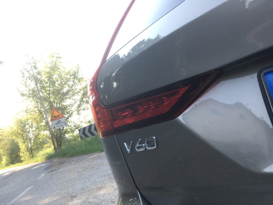 Volvo V60 logo V60