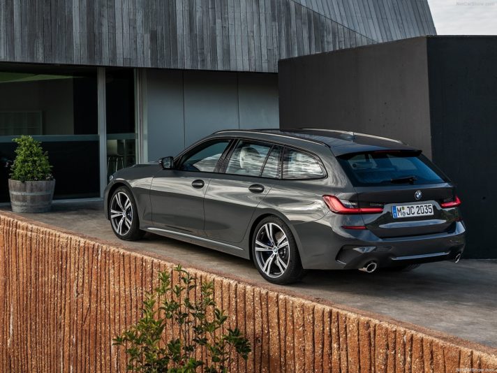 BMW serie 3 Touring tre quarti posteriore