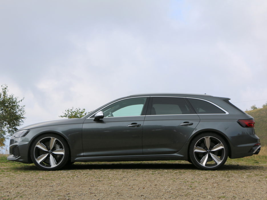 Audi RS4 Avant 3