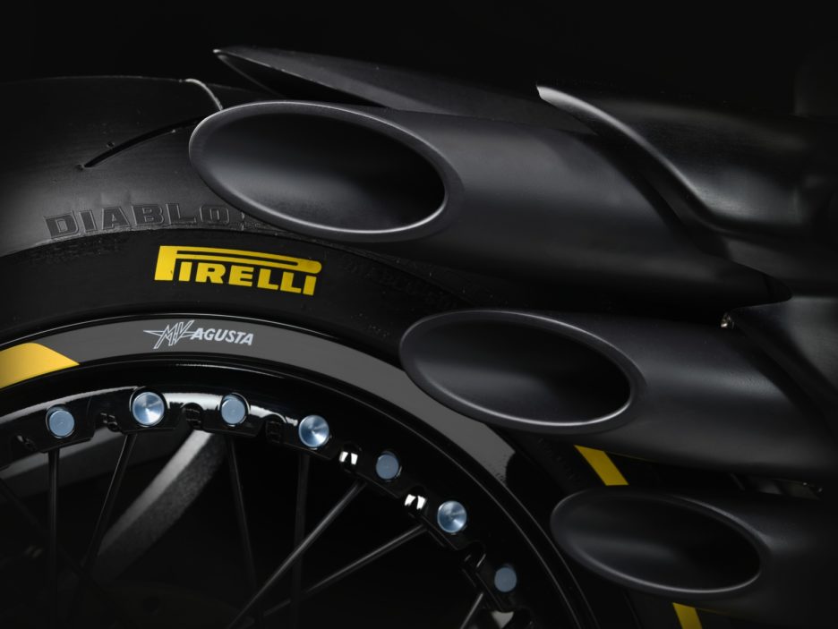 MV Agusta Dragster 800 RR Pirelli pneumatico Pirelli