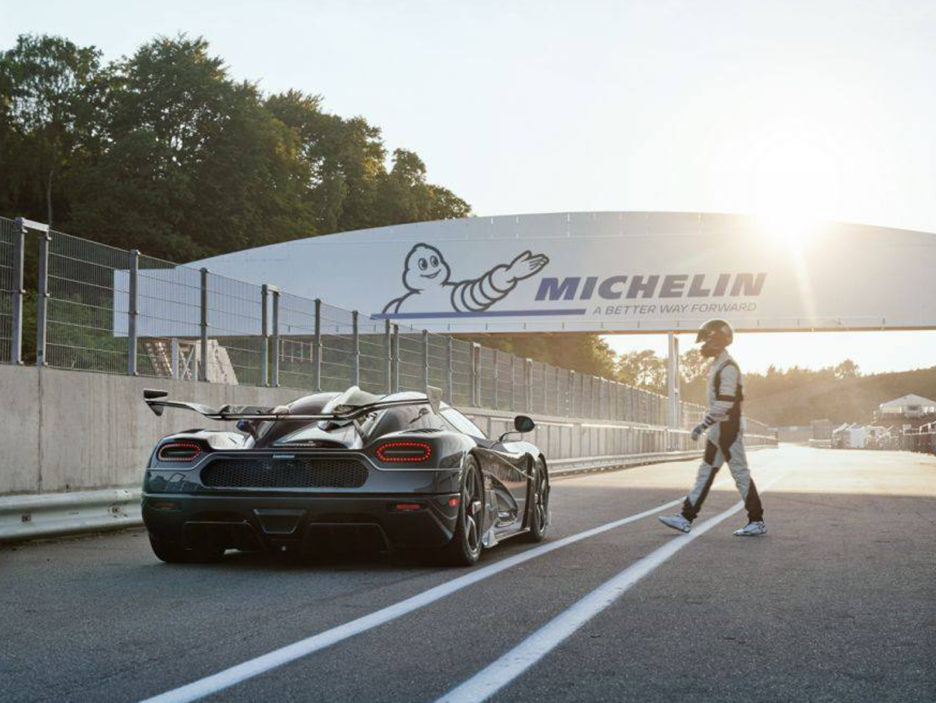 koenigsegg-agera-rs-thor-vader-final-edition-201848114_2