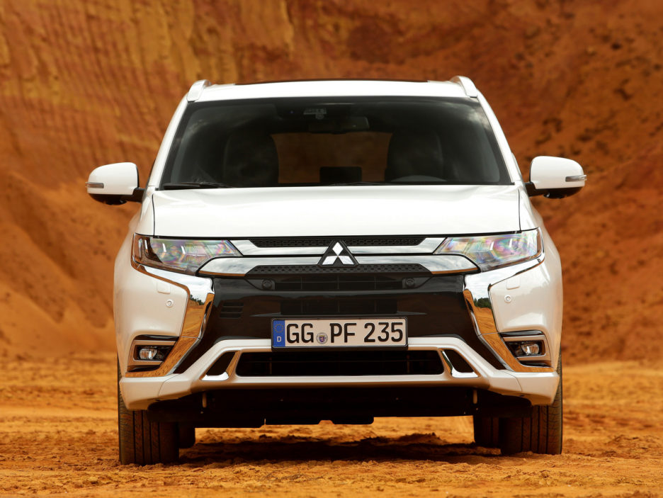 Mitsubishi Outlander PHEV 2018 10