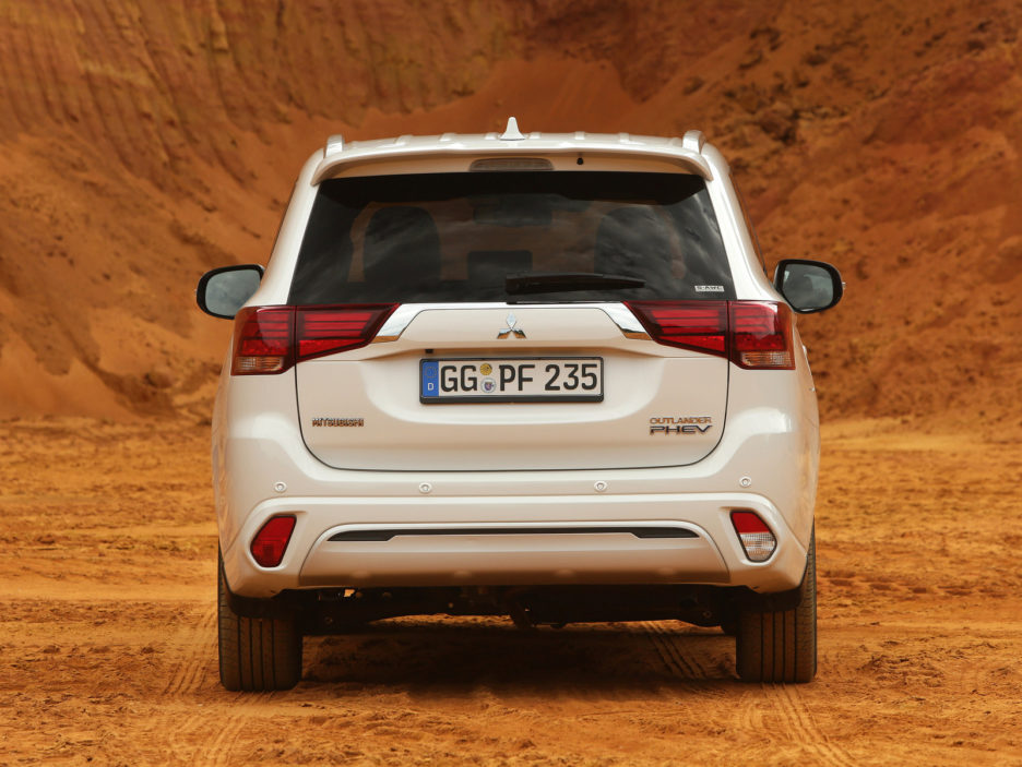 Mitsubishi Outlander PHEV 2018 11
