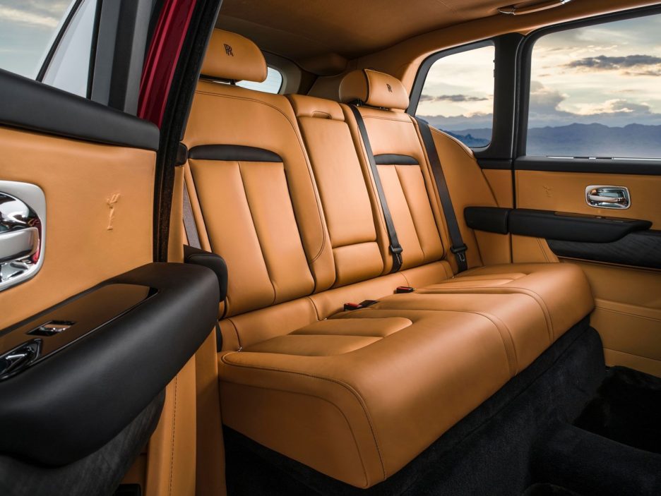 Rolls-Royce-Cullinan-2019-1600-19