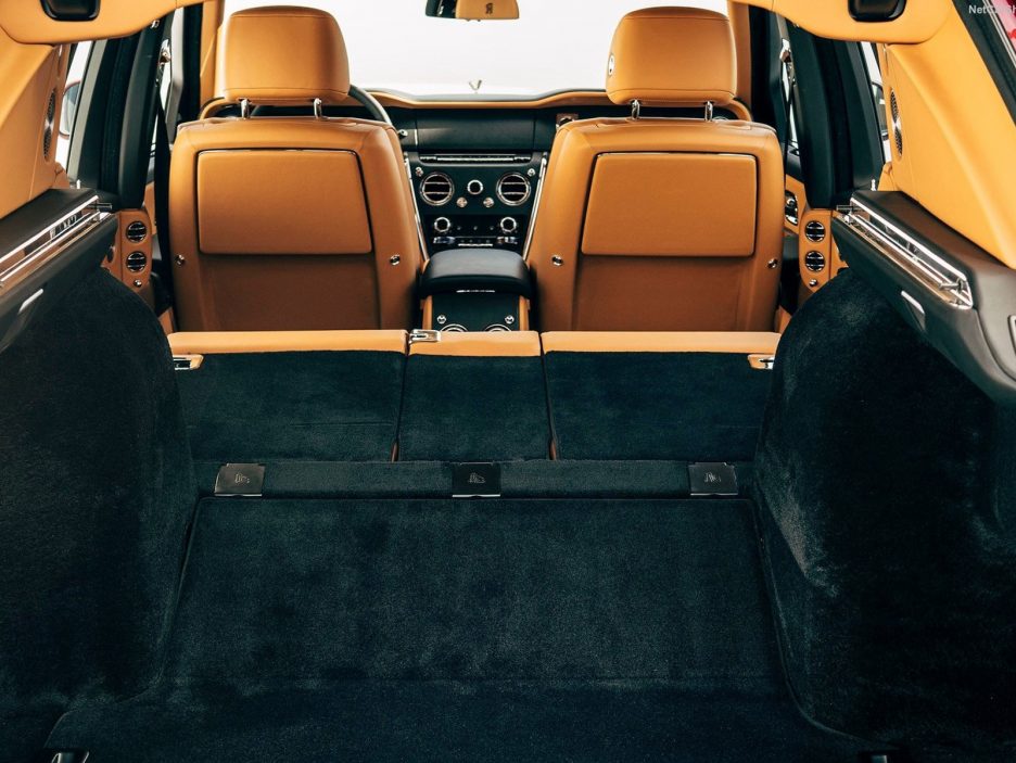 Rolls-Royce-Cullinan-2019-1600-1d