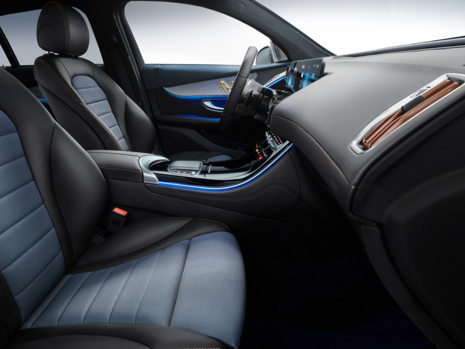 Mercedes-Benz-EQC-2020-1600-32