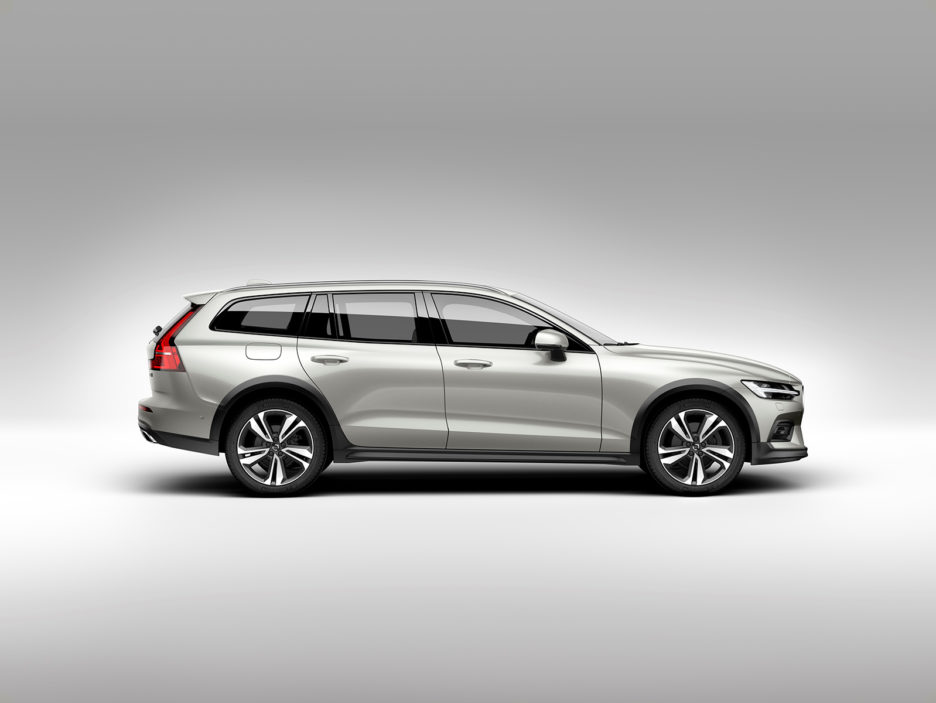 New Volvo V60 Cross Country exterior