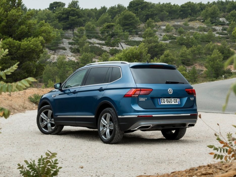 Volkswagen Tiguan Allspace tre quarti posteriore