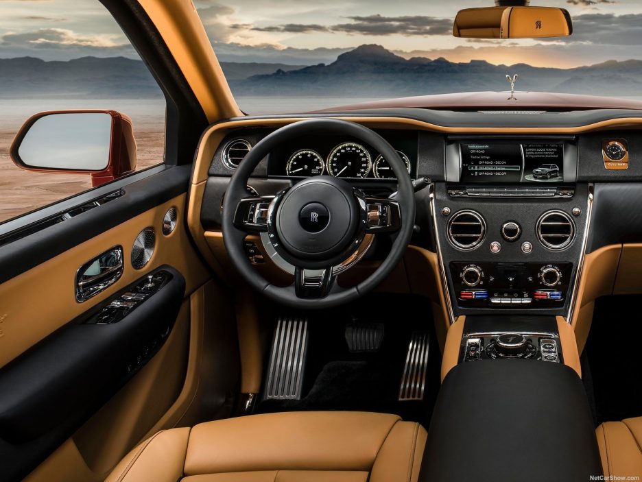 Rolls-Royce-Cullinan-2019-1600-15
