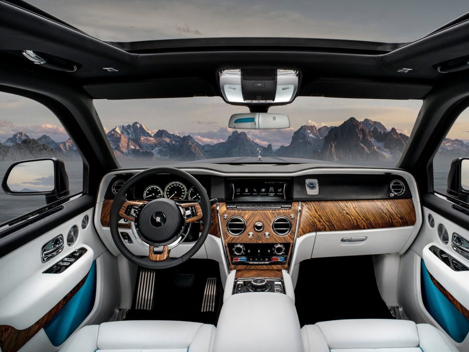 Rolls-Royce-Cullinan-2019-1600-17