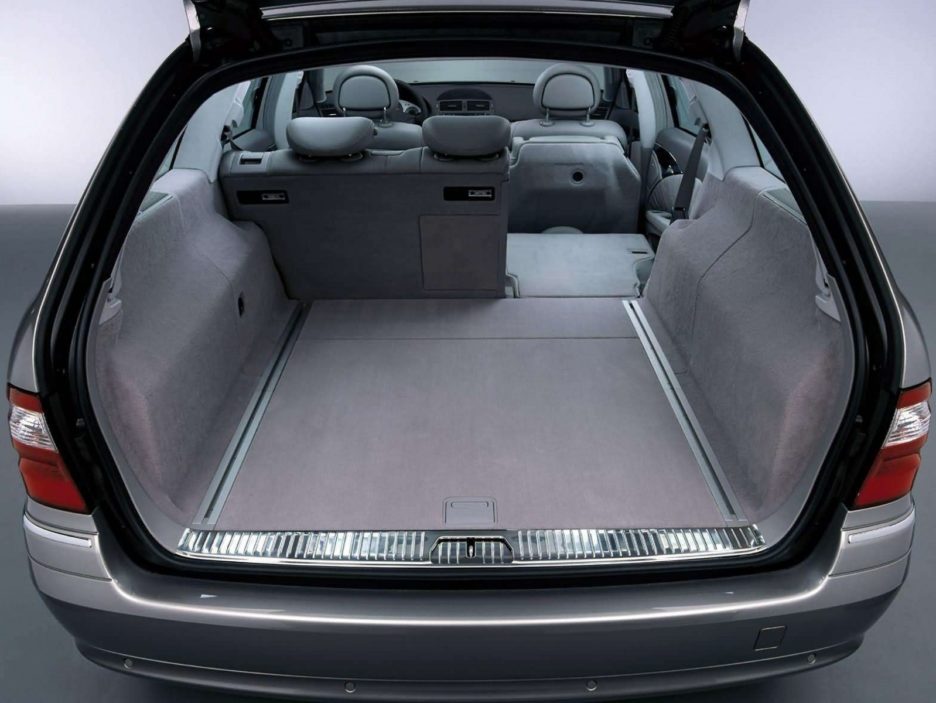 Mercedes classe E S.W. bagagliaio sedili posteriori abbattuti