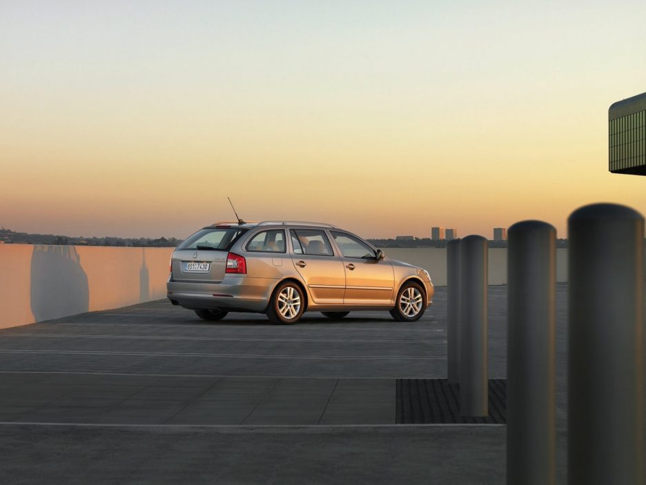 Skoda Octavia Wagon tre quarti posteriore