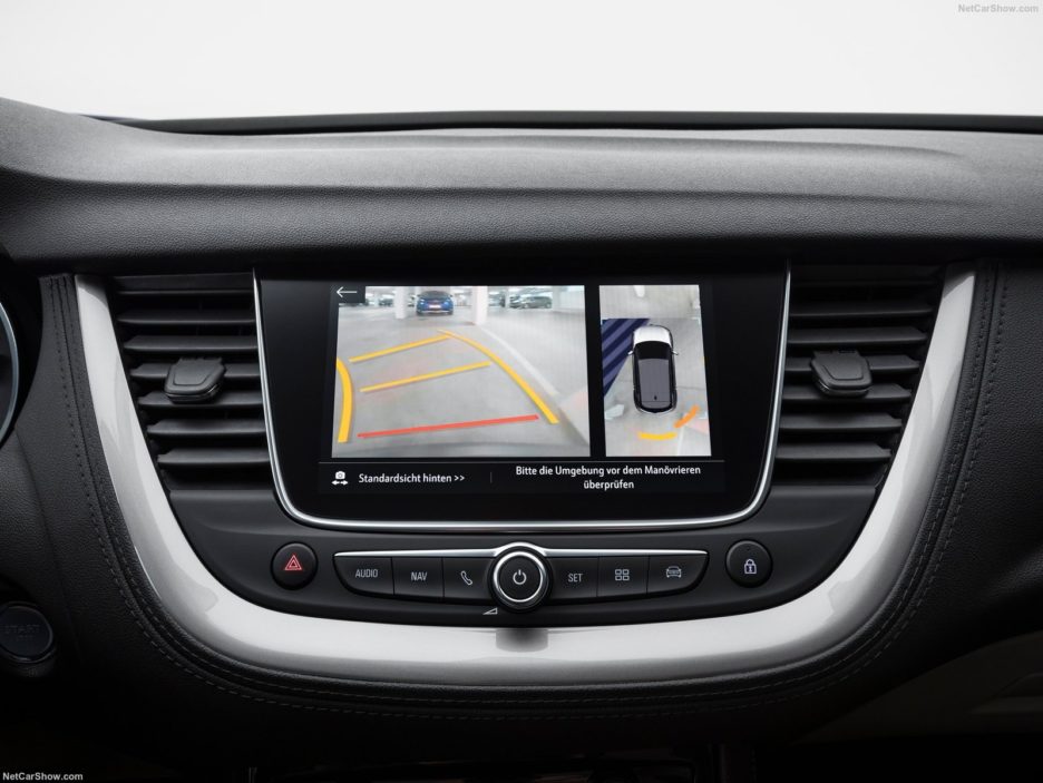 Opel Grandland X telecamera posteriore