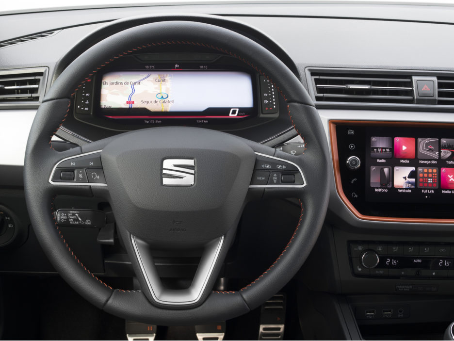 SEAT-introduces-its-Digital-Cockpit-to-the-Arona-and-Ibiza_005_HQ