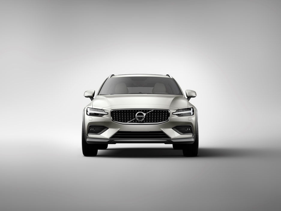 New Volvo V60 Cross Country exterior