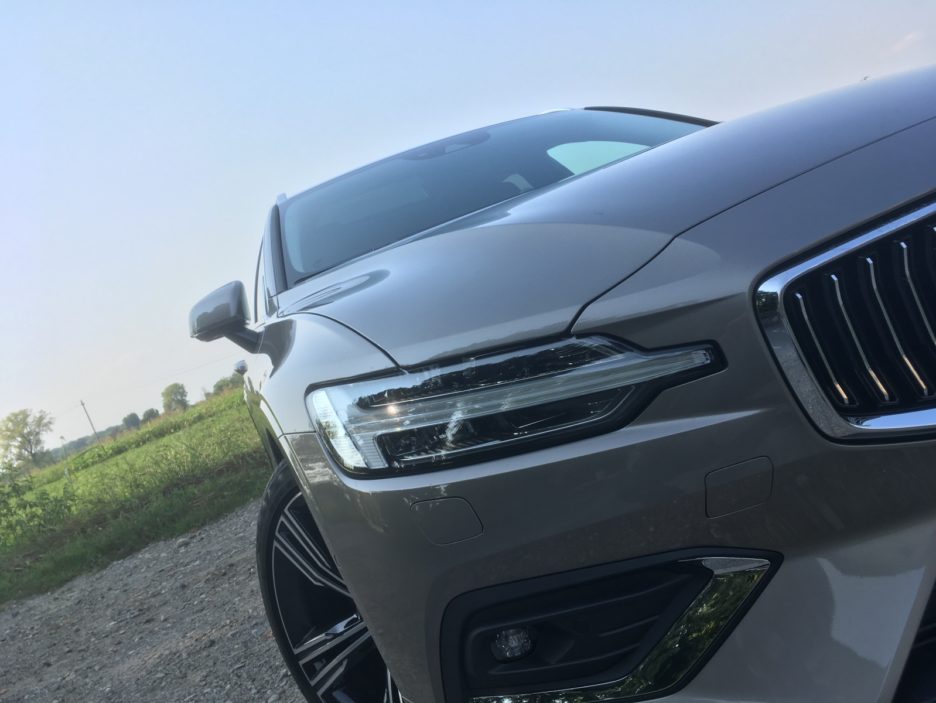 Volvo V60 faro anteriore