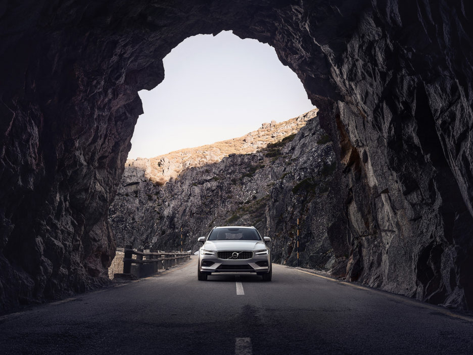 New Volvo V60 Cross Country exterior
