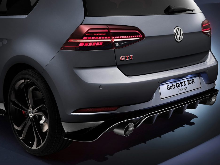Volkswagen-Golf_GTI_TCR_Concept-2018-1600-0c