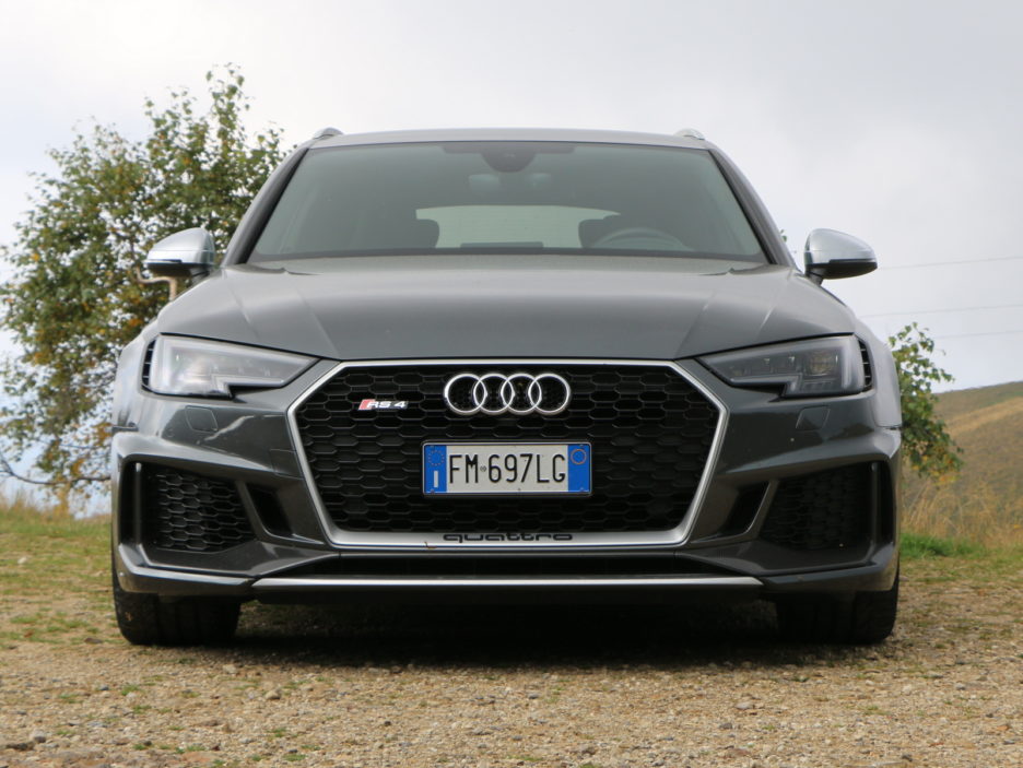 Audi RS4 Avant 10