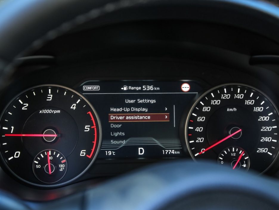 Kia Stinger cruscotto