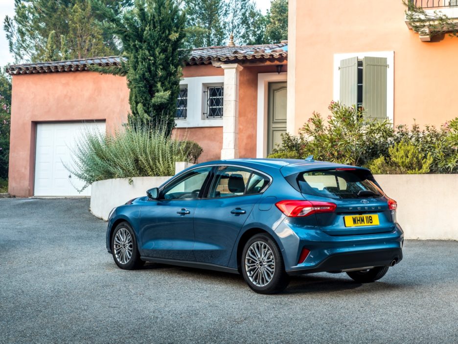 Ford Focus tre quarti posteriore