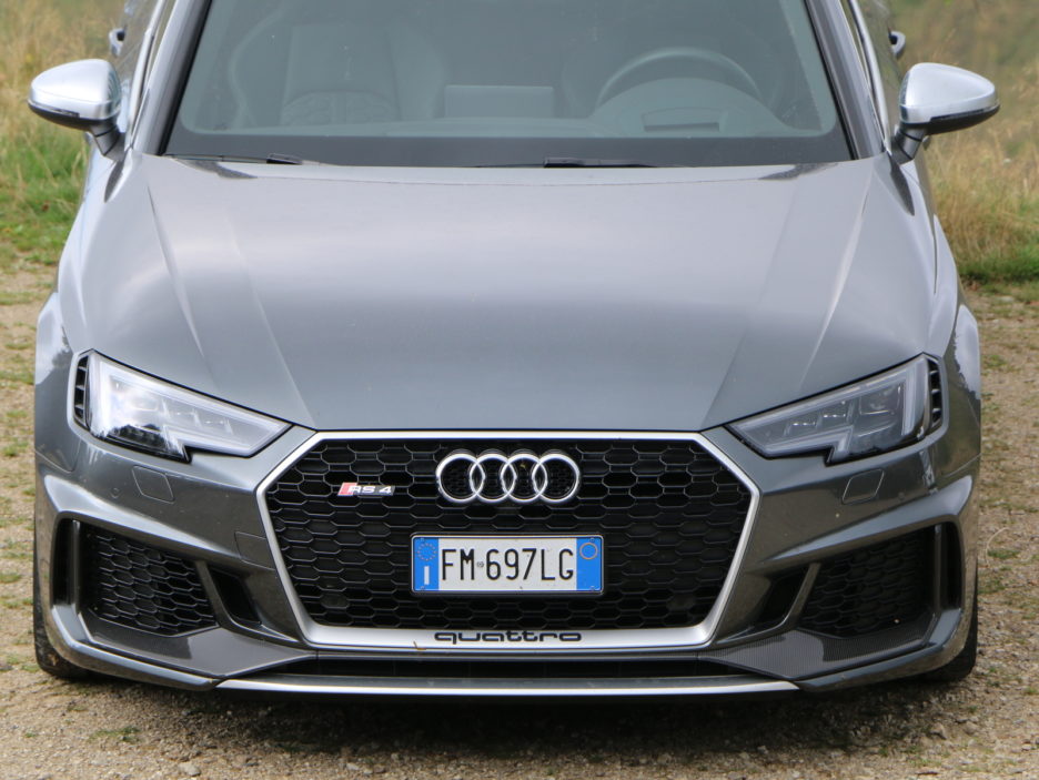Audi RS4 Avant 8