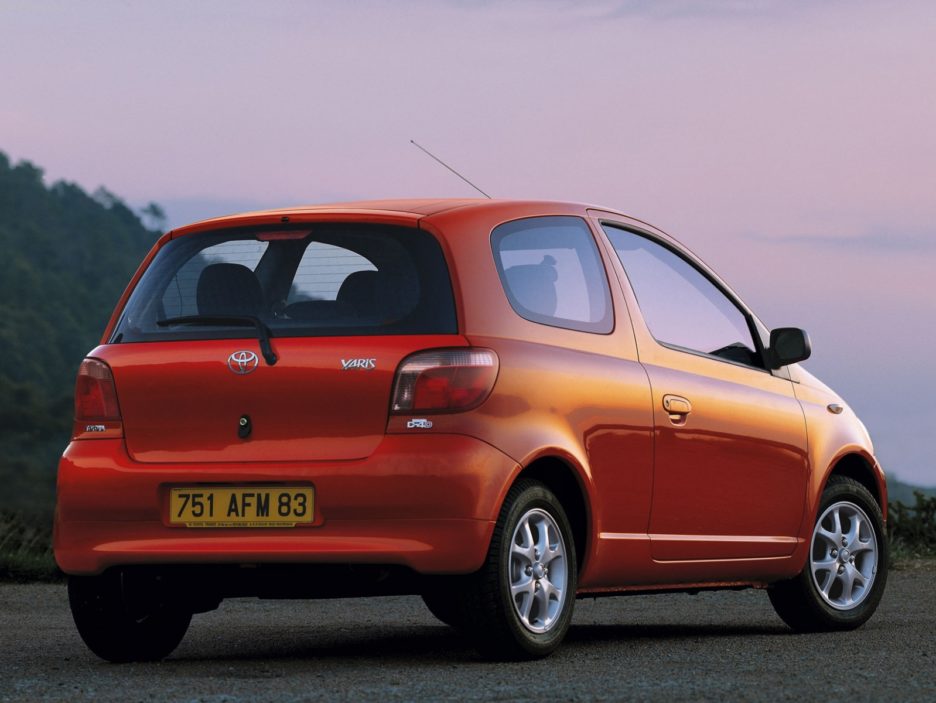 Toyota Yaris prima generazione tre quarti posteriore