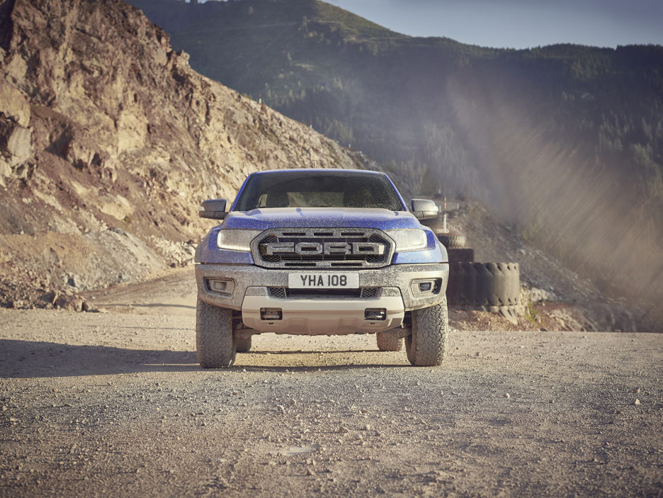 2018_FORD_RANGER_RAPTOR_Shot25_Front_Off-road_V4.2