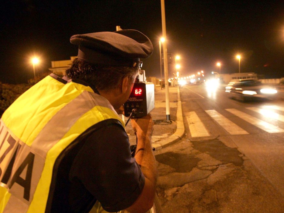 Ostia - Controlli della Polizia con Autovelox, Telelaser e Etilometri.Di Meo