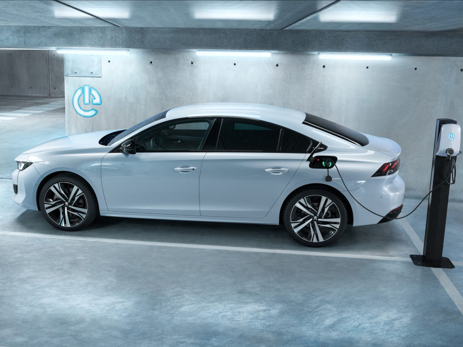 PEUGEOT_508PHEV_1809PB_001